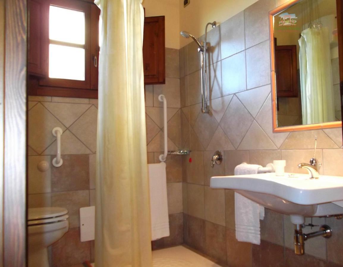 Hotel La Corte Rosada فيلاّسيمِيوس الغرفة الصورة
