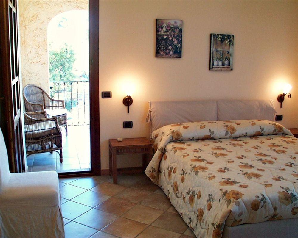 Hotel La Corte Rosada فيلاّسيمِيوس المظهر الخارجي الصورة