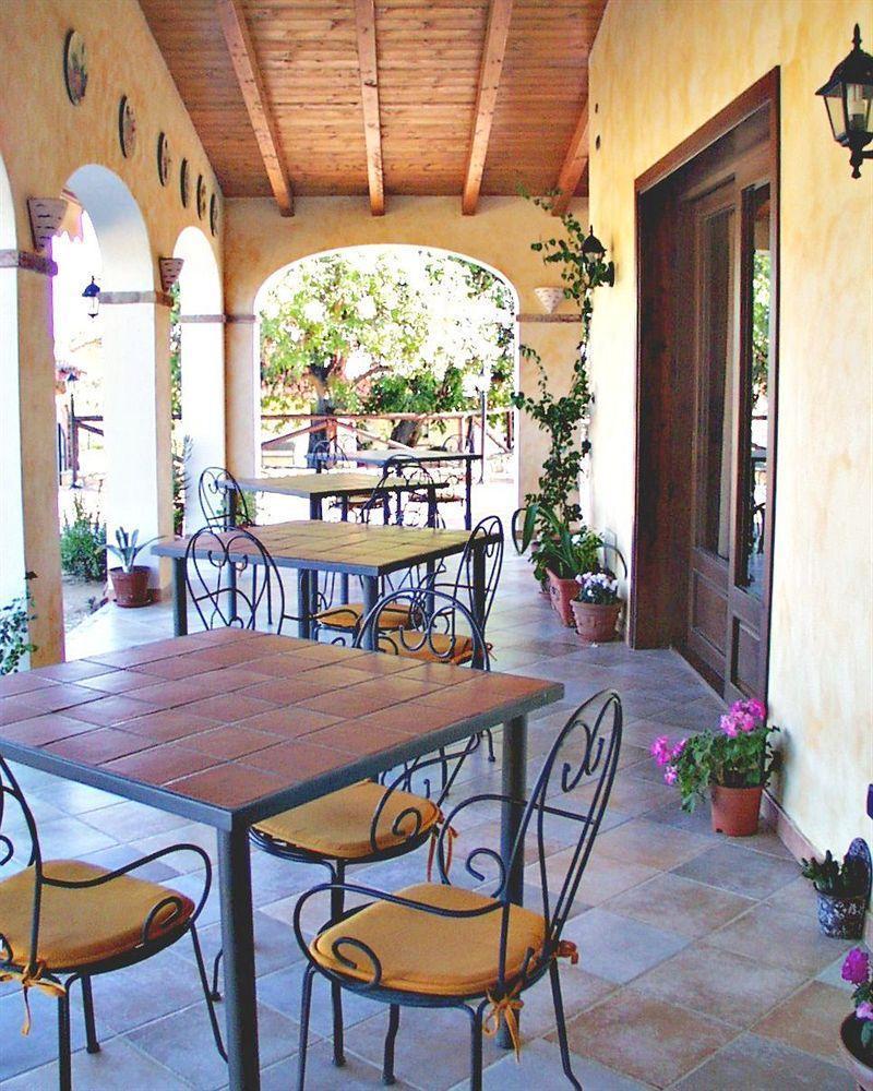 Hotel La Corte Rosada فيلاّسيمِيوس المظهر الخارجي الصورة