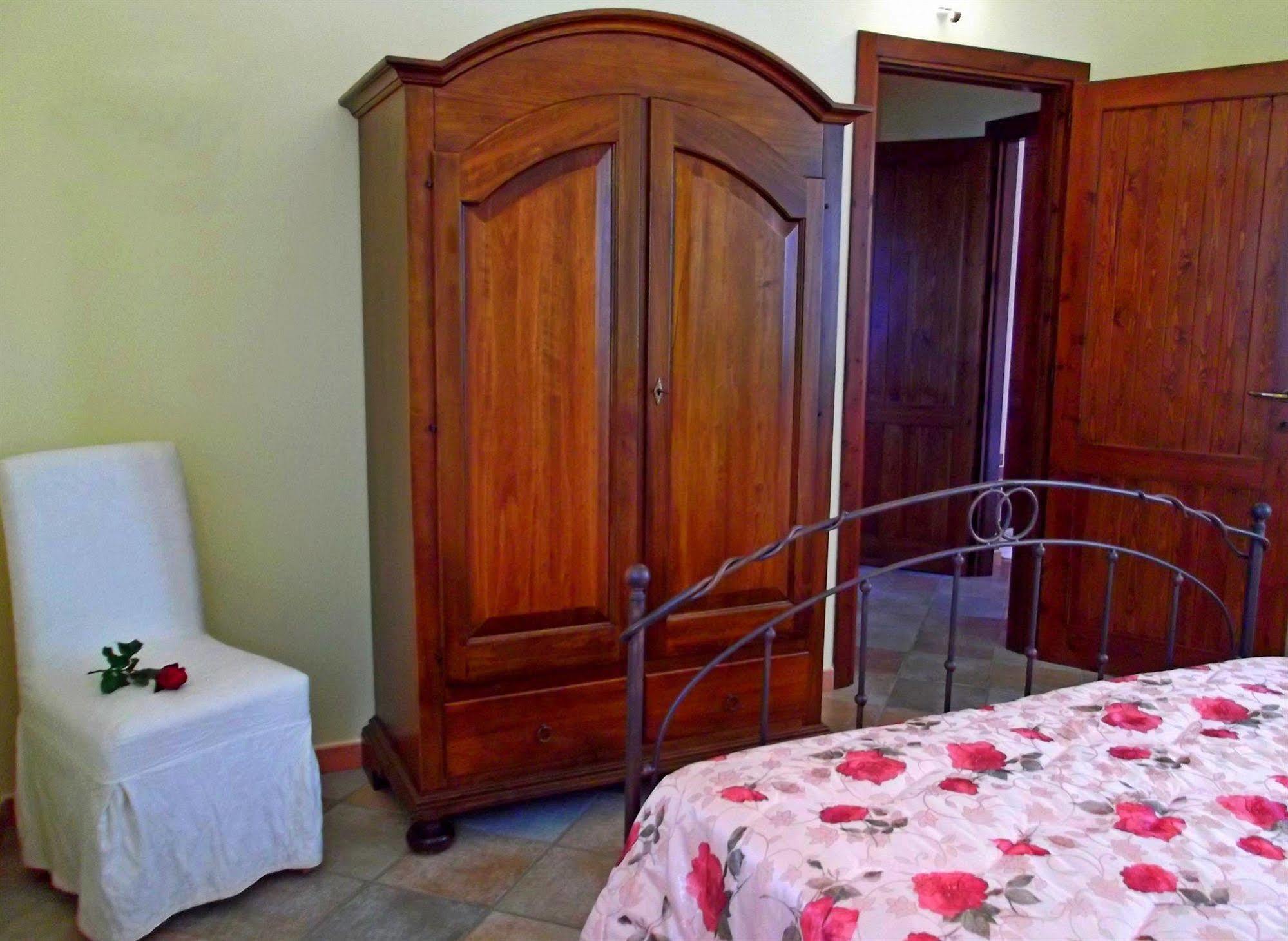 Hotel La Corte Rosada فيلاّسيمِيوس المظهر الخارجي الصورة